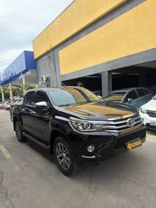 TOYOTA HILUX 2.8 SRX 4X4 CD 16V DIESEL 4P AUTOMÁTICO TOYOTA HILUX 2.8 SRX 4X4 CD 16V DIESEL 4P AUTOMÁTICO